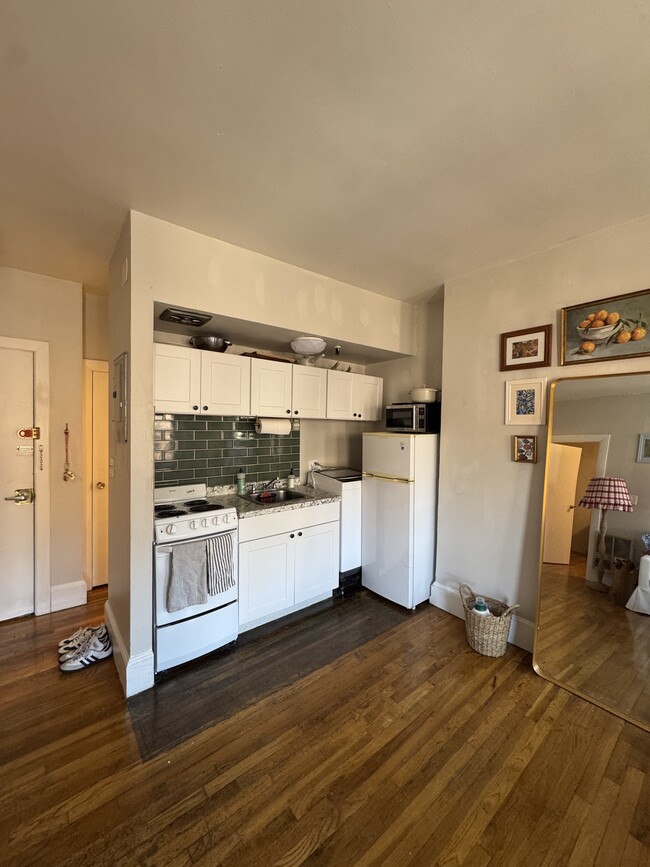 221 Newbury St