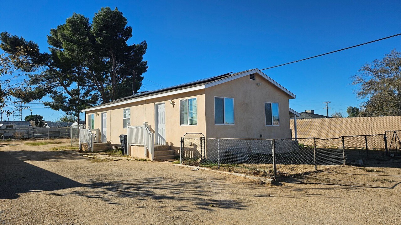 26920 Cote St in Boron, CA - Building Photo