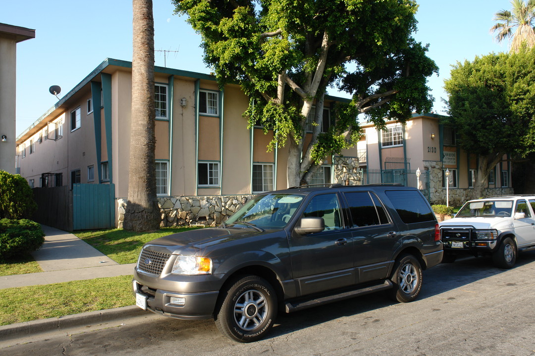 2126-2130 W El Segundo Blvd in Gardena, CA - Foto de edificio