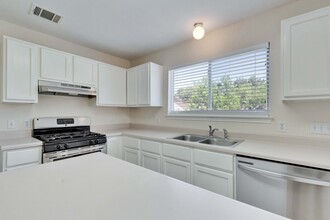 316 Country Aire Dr in Round Rock, TX - Foto de edificio - Building Photo