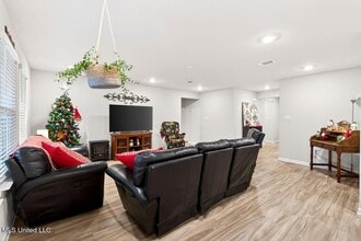 1086 Enclave Cir, Unit WX023 in Long Beach, MS - Building Photo - Building Photo