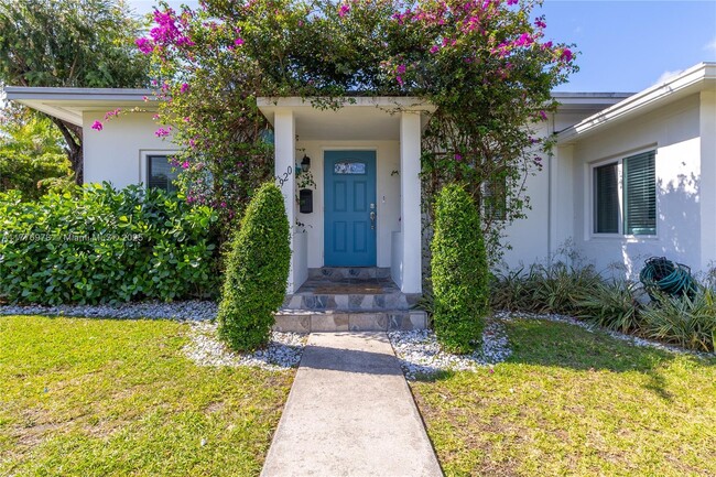 property at 5920 SW 46th St