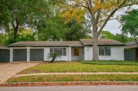 9914 Pine Lake Dr in Houston, TX - Building Photo - Building Photo