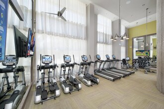 Cottonwood Bayview in St. Petersburg, FL - Building Photo - Building Photo