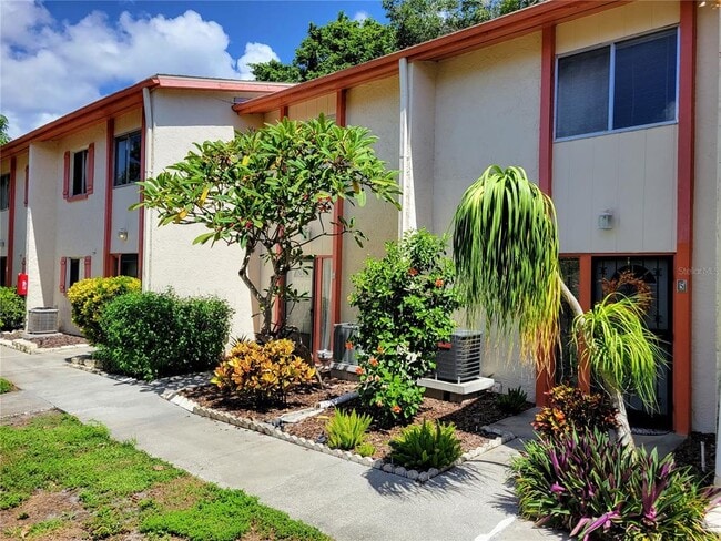 1635 58th Terrace S in St. Petersburg, FL - Building Photo - Building Photo