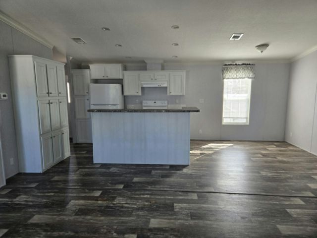 6515 15th St E in Sarasota, FL - Foto de edificio - Building Photo