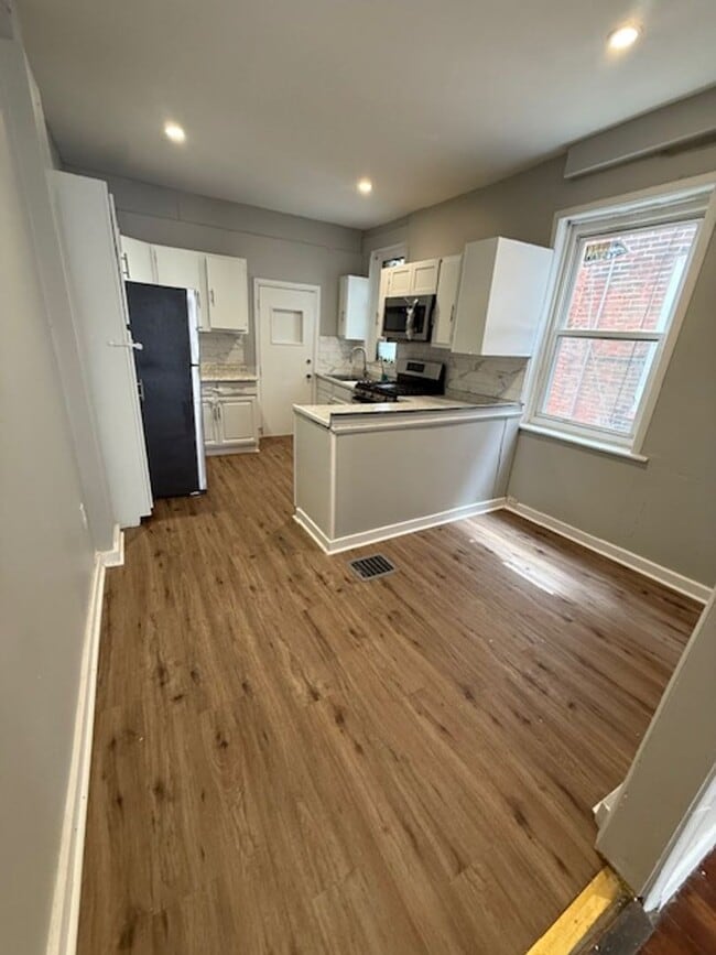 property at 125 N 62nd St
