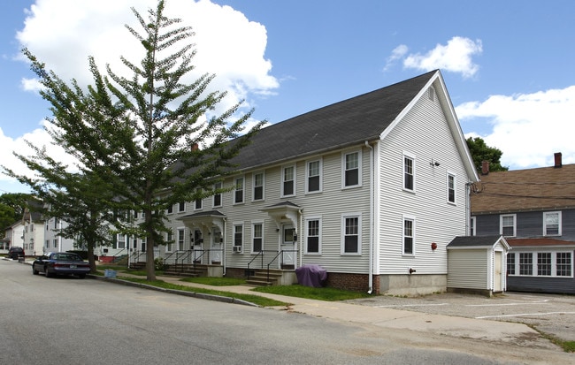 16 Everett St in Dover, NH - Building Photo - Building Photo