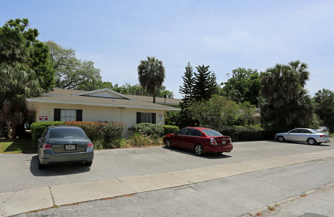 Janson Apartments in Tampa, FL - Foto de edificio