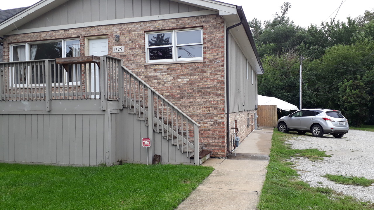 1729 Vermont St in Blue Island, IL - Building Photo