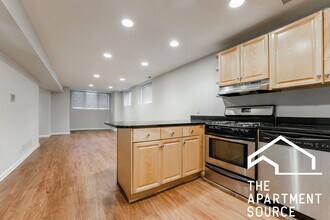 3216 N Racine Ave in Chicago, IL - Building Photo - Building Photo