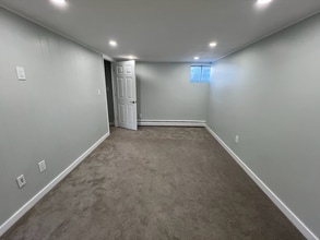 27 Church St, Unit B in Malden, MA - Foto de edificio - Building Photo