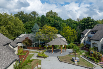 Fraser Mews in New Westminster, BC - Building Photo - Building Photo