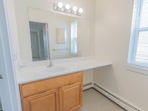 Lake Club Apartments in Dover, DE - Building Photo - Building Photo