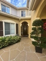 8822 W Flagler St in Miami, FL - Building Photo