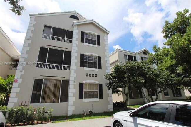 property at 2820 N Oakland Forest Dr