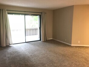2201 Monroe St in Santa Clara, CA - Building Photo - Building Photo