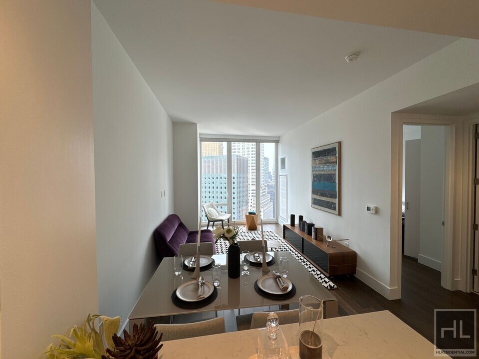 East 44th Street in New York, NY - Building Photo