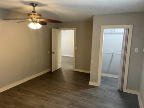 1813 Hatwell St in Houston, TX - Building Photo - Building Photo