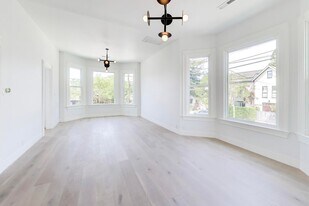 6528 Raymond St in Oakland, CA - Building Photo