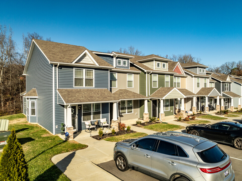 Woodland Hills Townhomes in Clarksville, TN - Building Photo