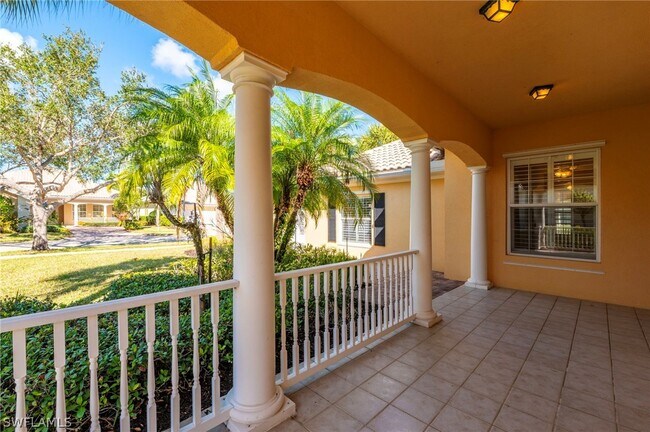 28329 Moray Dr in Bonita Springs, FL - Building Photo - Building Photo