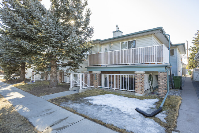 131 20 Av NE in Calgary, AB - Building Photo - Primary Photo