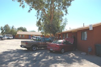 1458-1472 E Hedrick Dr in Tucson, AZ - Building Photo - Building Photo