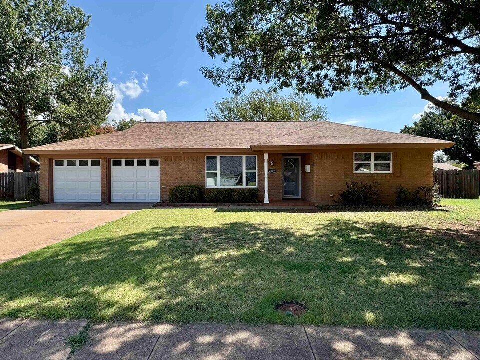 2807 Lambeth Way in Wichita Falls, TX - Building Photo