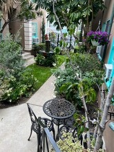 326-332 N Gardner St in Los Angeles, CA - Foto de edificio - Building Photo