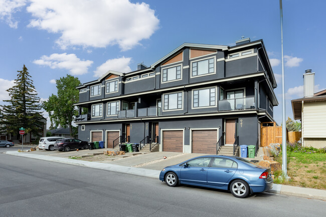 947 38 St SW in Calgary, AB - Building Photo - Building Photo