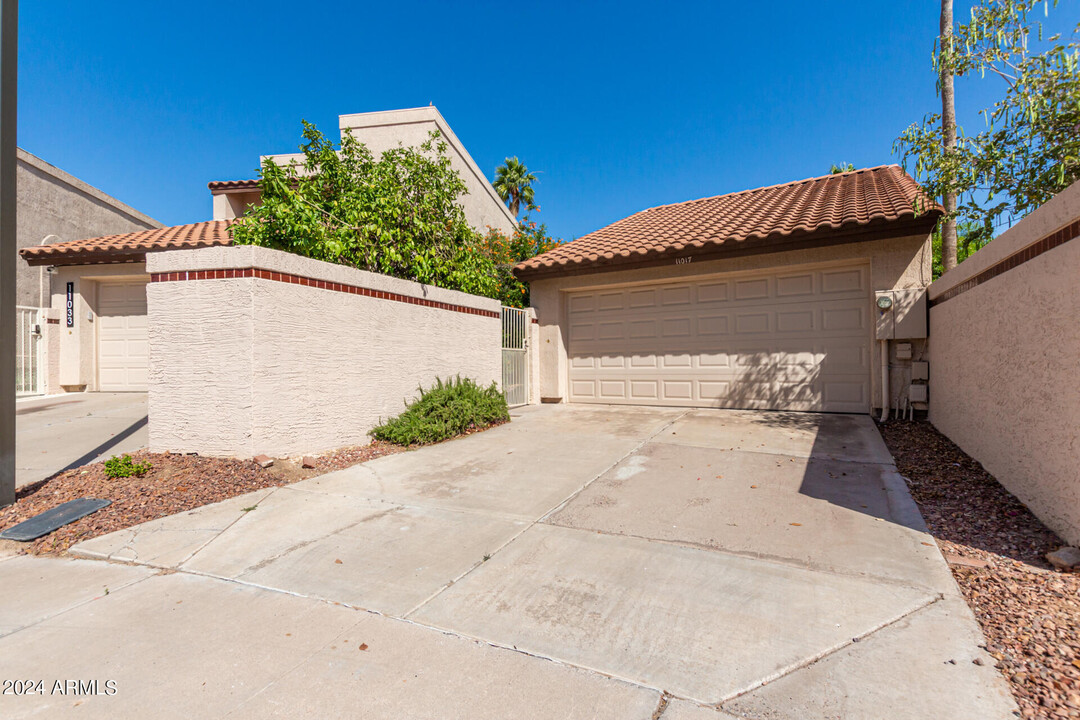 11017 N 109th Way in Scottsdale, AZ - Foto de edificio