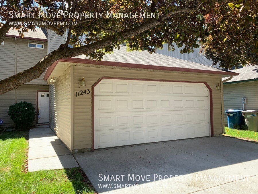 11243 W Stallion Ln in Boise, ID - Building Photo