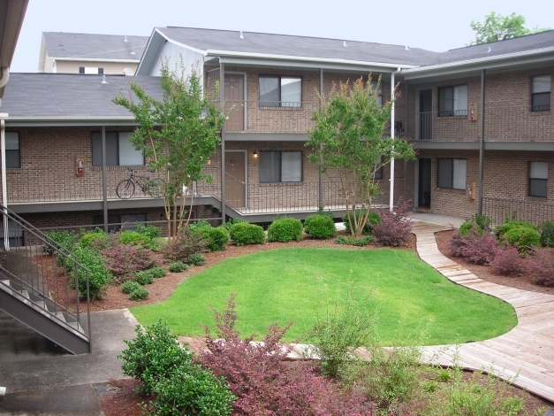 Center Court Apartments in Auburn, AL - Building Photo - Building Photo