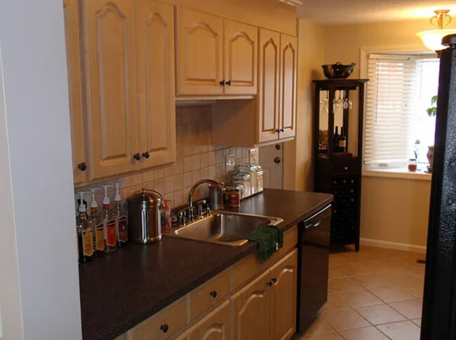 property at 711 Fox Hollow Way