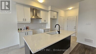 15 Peach St in Thorold, ON - Building Photo - Building Photo