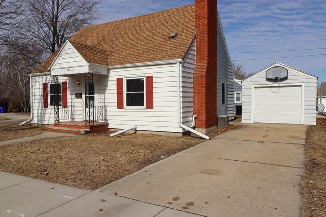 property at 124 W Marquette St