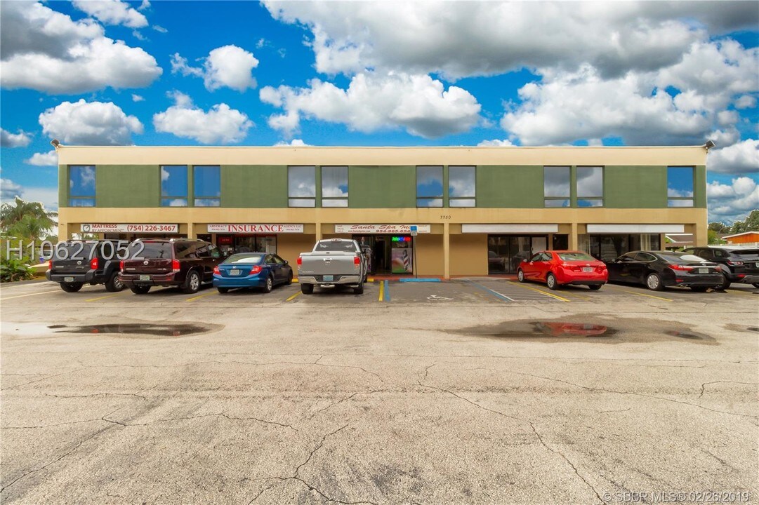 7750 Taft St-Unit -6 in Pembroke Pines, FL - Building Photo