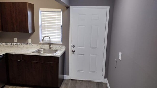 617 Ixoria Ave in Fort Pierce, FL - Building Photo - Building Photo