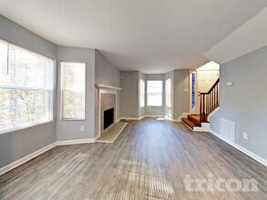 3912 Laurel Bend Dr in Snellville, GA - Foto de edificio - Building Photo