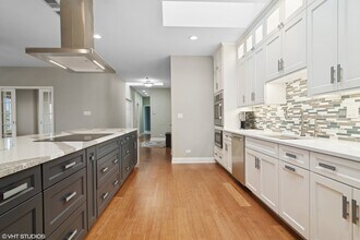 1 Renaissance Pl in Palatine, IL - Building Photo - Building Photo