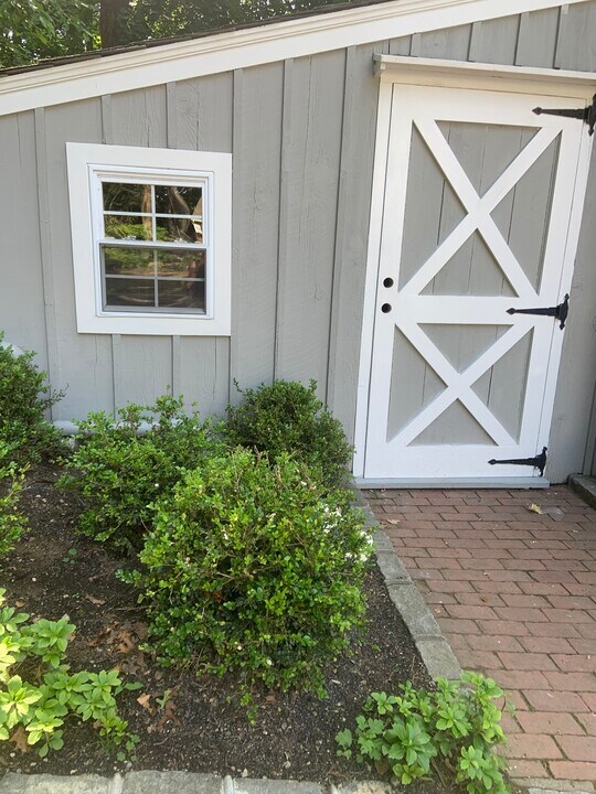 134 Wheatley Rd in Glen Head, NY - Building Photo