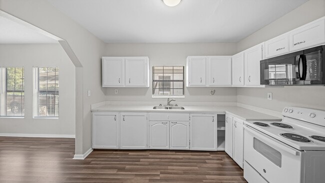 property at 1322 Magnolia St
