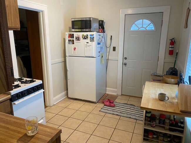 647 Monroe St NE in Minneapolis, MN - Building Photo - Building Photo