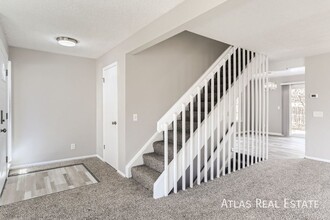 3822 S Ceylon Way in Aurora, CO - Building Photo - Building Photo
