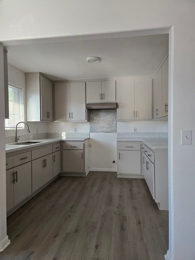 1917 Gates St in Los Angeles, CA - Building Photo - Building Photo