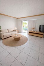 16508 NE 26th Ave in North Miami Beach, FL - Building Photo - Building Photo