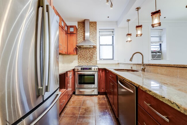 1115 Willow Ave in Hoboken, NJ - Building Photo - Building Photo