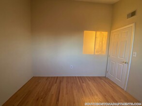 385 Dorchester St in Boston, MA - Building Photo - Building Photo