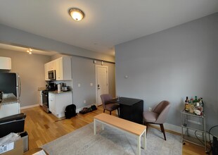 291 Beacon St, Unit 1 in Somerville, MA - Building Photo - Building Photo